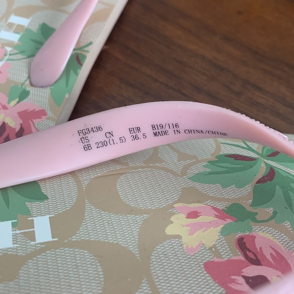 Coach floral pink flip flops - Picture 3 of 3
